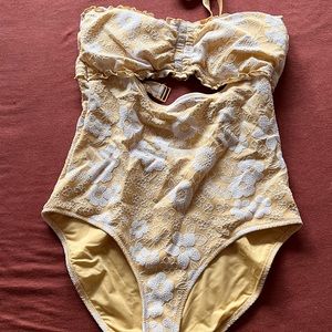 Aerie one piece swimsuit, worn once.